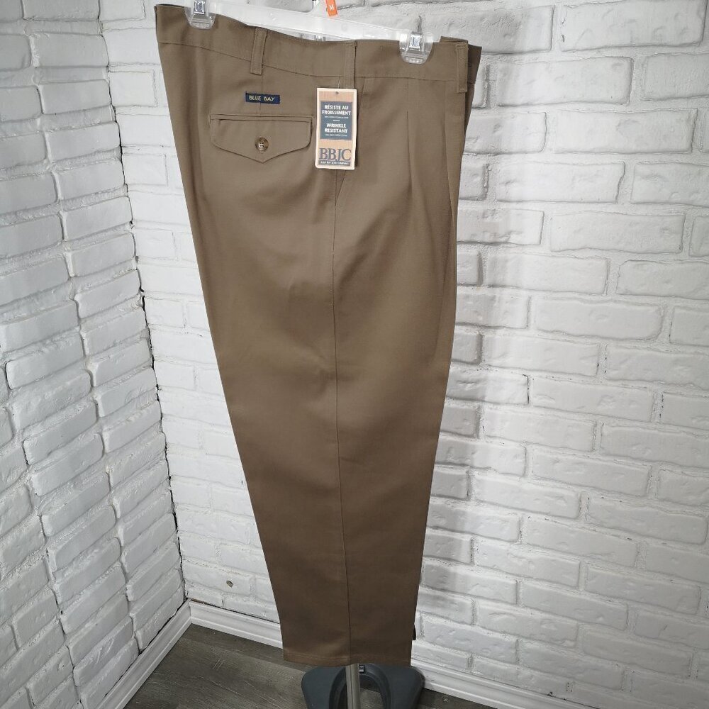 NWT Blue Bay Jean Co. Men's Size 36 Tan Pleated Front Made in Canada Pants